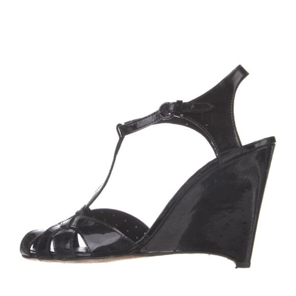 Vintage Moschino Strappy heels IT 39.5 or 9.5 from the Cheap & Chic line - Picture 2 of 5